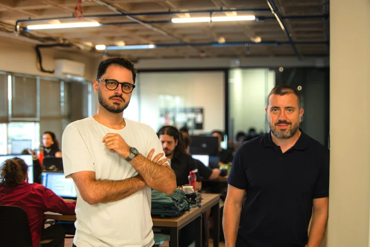 Com IA para vendas no WhatsApp, Moskit vira Ollow e mira R$ 100 milhões