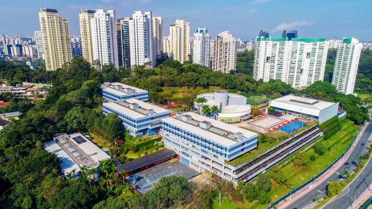 Com professores de 10 países, escola em SP aposta em formação global desde a base