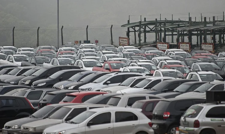 Com R$ 30 bi, programa para troca de carros de app terá crédito para elétricos e BNDES