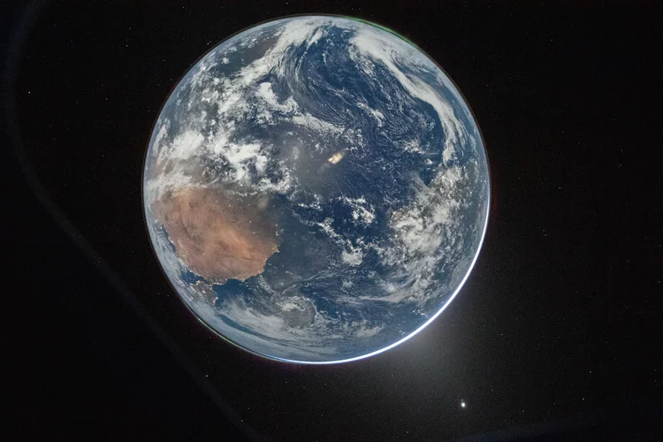 Como a vida surgiu na Terra? Nova teoria aponta papel de nanopartículas