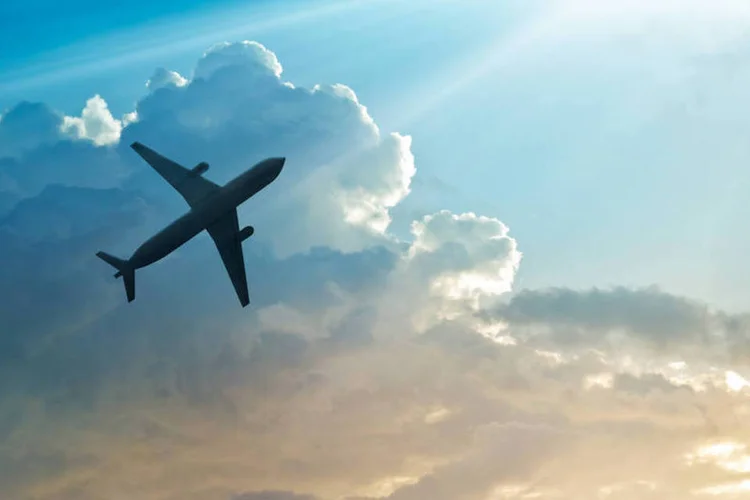 Como fica o preço das passagem aérea com a forte queda do petróleo?