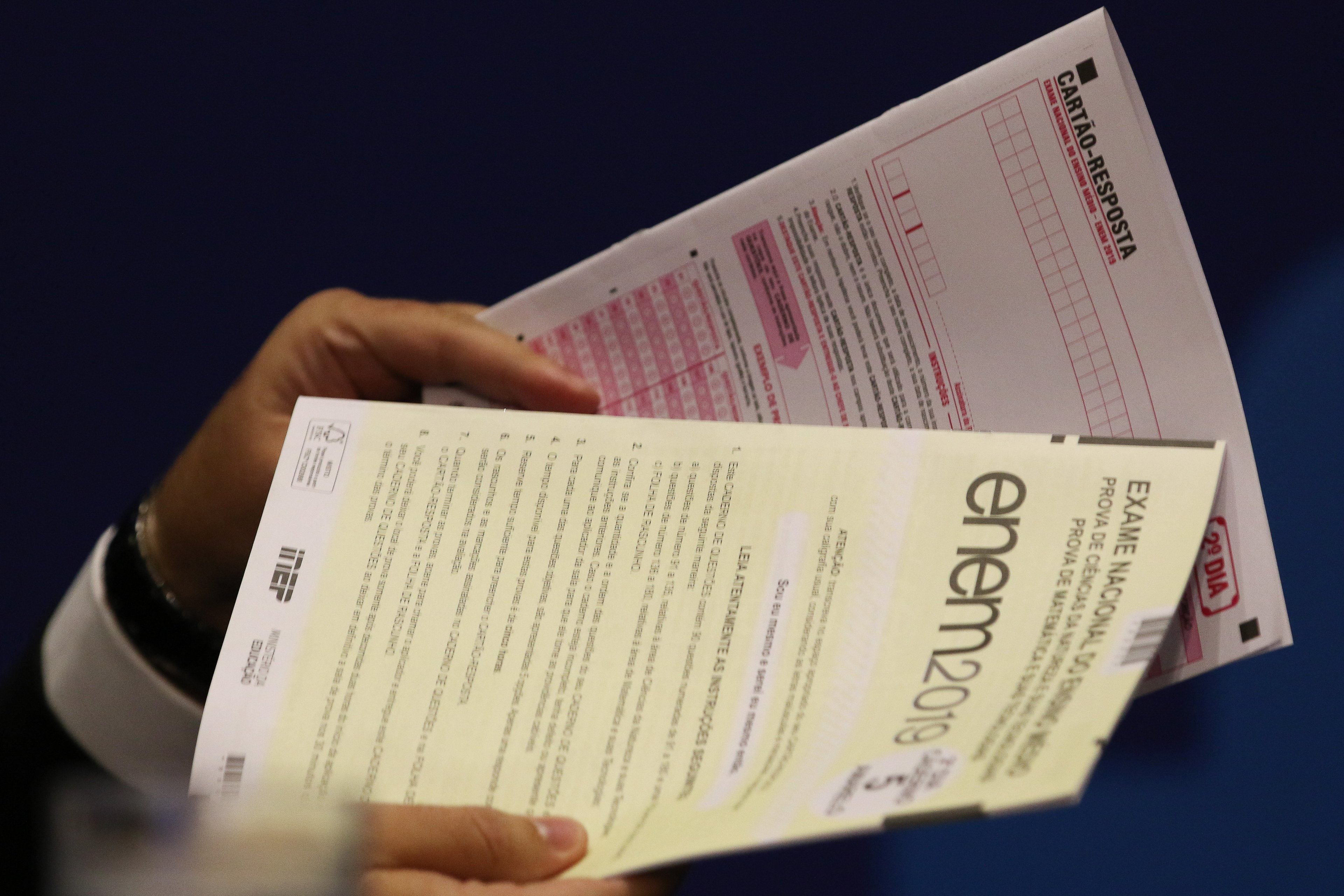 Como funciona a correção da redação do Enem? Debates nas redes acendem alerta para mudança de regras