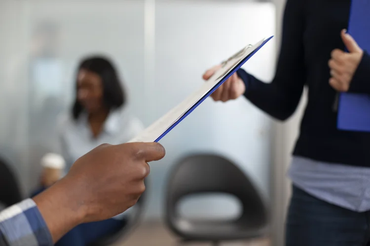 Como se destacar em processos seletivos: o guia para conquistar a vaga dos seus sonhos
