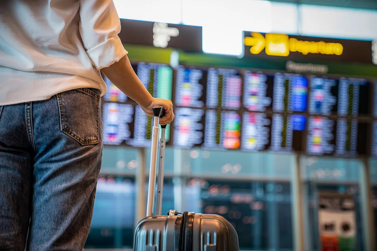 Como será viajar daqui a 20 anos? IA, aeroportos distribuídos e controle de turismo