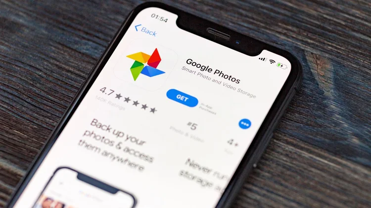 Como usar o Google Fotos para restaurar fotos antigas com IA