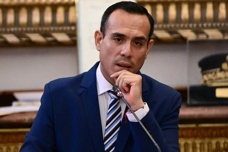 Congresso do Peru destitui presidente interino José Jerí