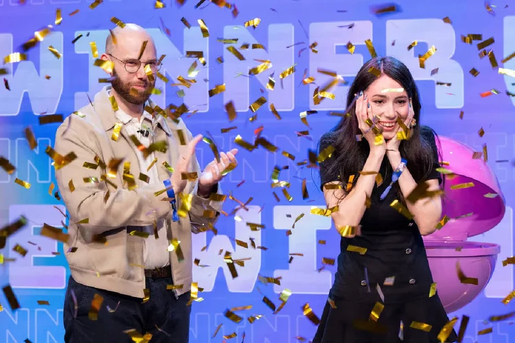 Conheça a brasileira de 21 anos que venceu mundial de Candy Crush e levou prêmio milionário