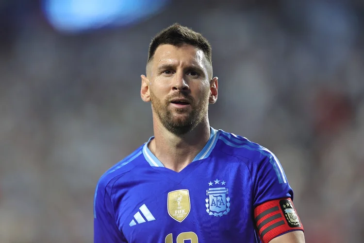 Copa de 2026 colocará Messi, Cristiano Ronaldo e Ochoa em 'topo das lendas'