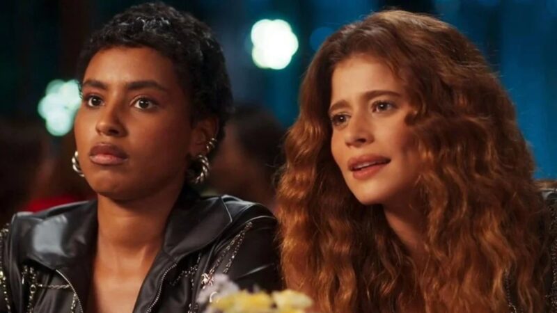 ‘Coração Acelerado’: Agrado rouba beijo de Leandro, mas segredo de amiga muda tudo