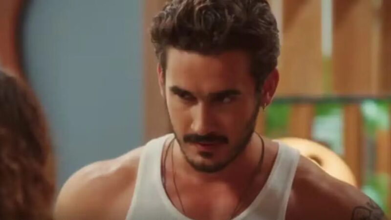 ‘Coração Acelerado’: João Raul ‘deleta’ o passado e faz anúncio chocante em live