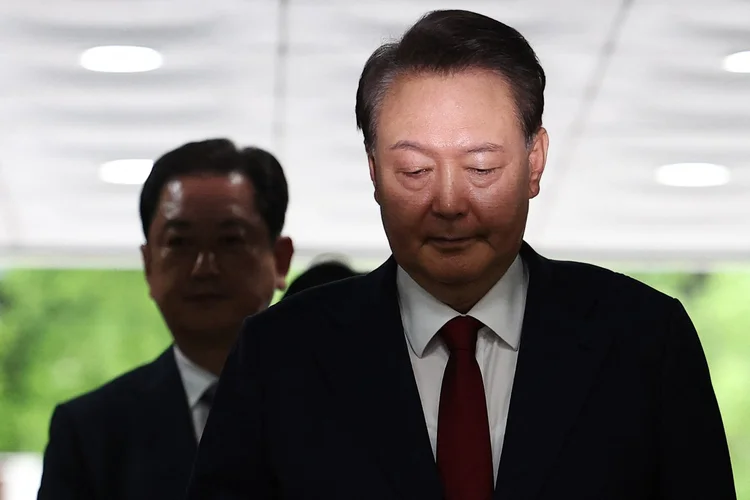 Coreia do Sul condena ex-presidente por provocação à Coreia do Norte