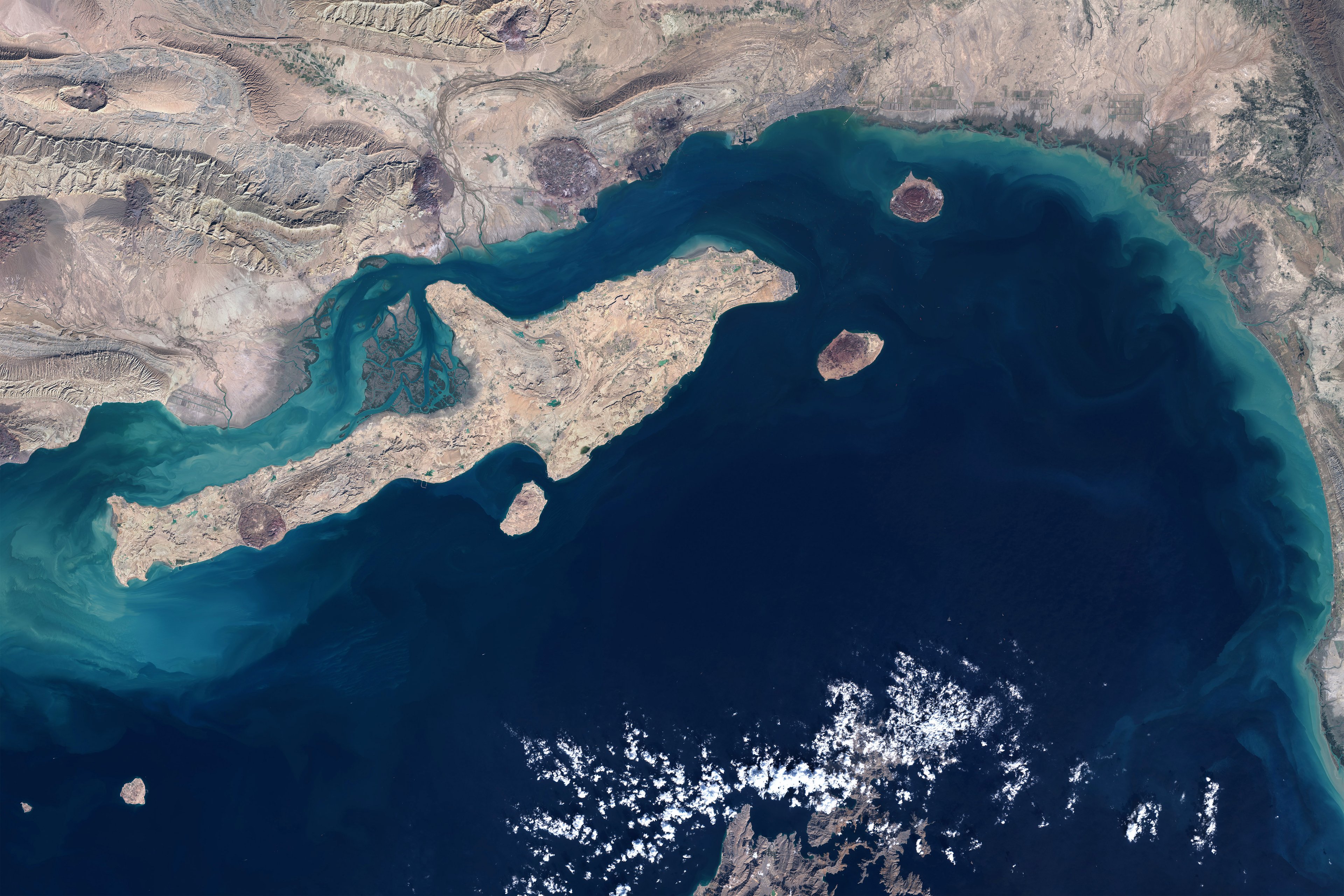 Coreia do Sul envia navios à Arábia Saudita para driblar crise no petróleo