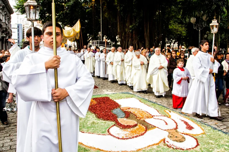 Corpus Christi 2026: saiba os direitos de quem trabalha no feriado