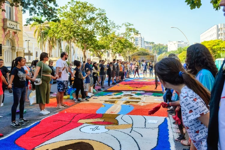 Corpus Christi é feriado? Entenda o que vale no Brasil