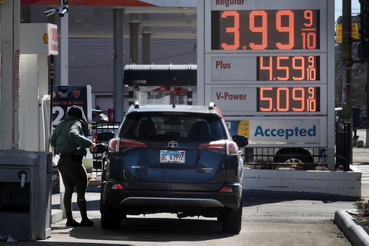 CPI: inflação dos EUA sobe 0,6% em abril, puxada pela gasolina