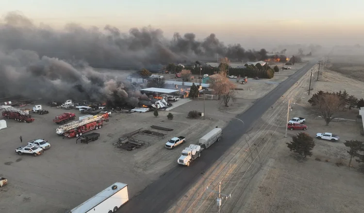 Crise da carne piora nos EUA com incêndios nos pastos e aumento da demanda
