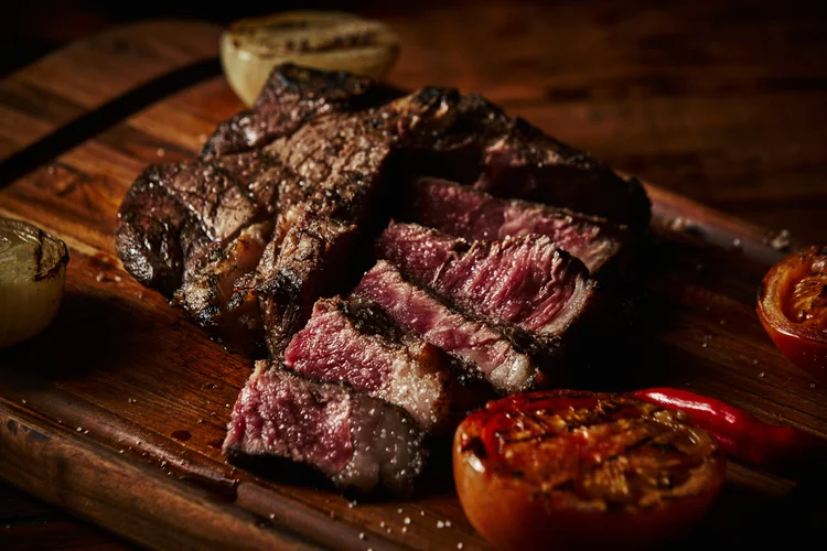 Da fazenda ao prato: a nova lógica do consumo de carne