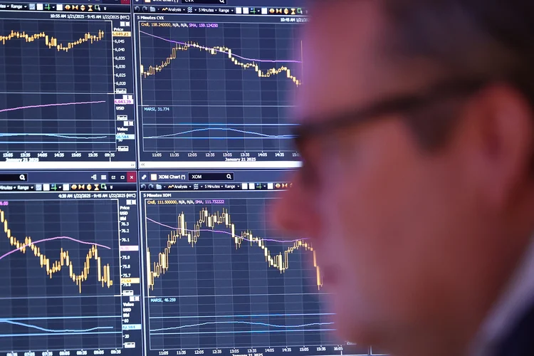 Dados da China, emprego nos EUA, balanço da Oracle: o que move os mercados