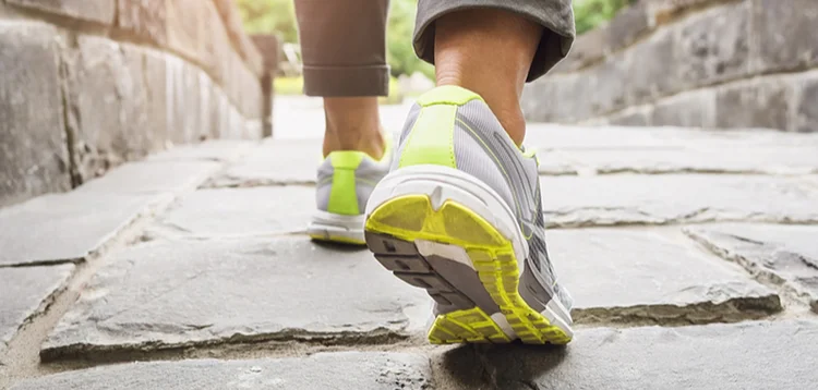 Dar mais de 9 mil passos por dia pode 'salvar' seu coração, diz estudo