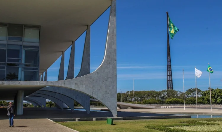 Datafolha: Lula tem 38% e Flávio Bolsonaro tem 35% em 1º turno