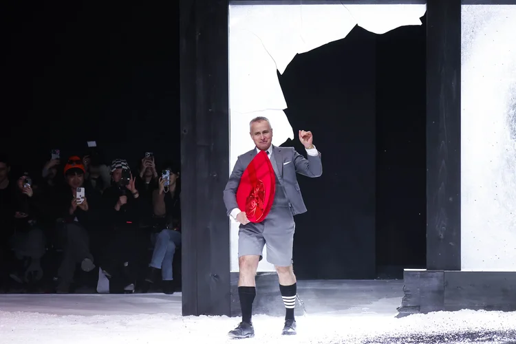 De consumidor a colaborador: a história de Thom Browne com a Asics