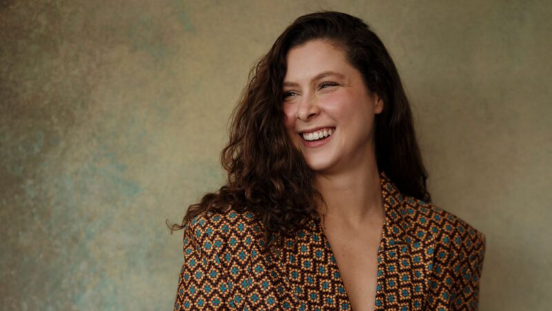 De florista em Bridgerton a protagonista: Carolina Belarmino lança o curta DOMA em São Paulo