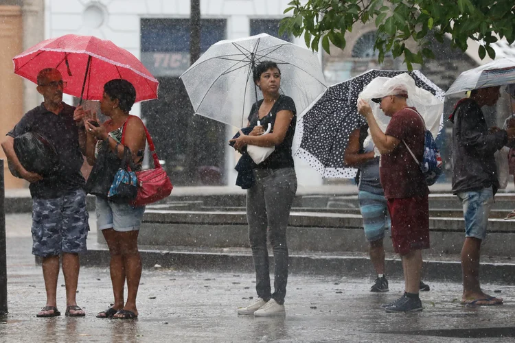 De frio de 0°C a calor de 37°C: veja a previsão do tempo para o país neste fim de semana