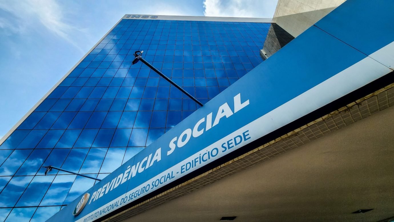 Décimo terceiro: beneficiários do INSS já podem consultar se parcela está disponível