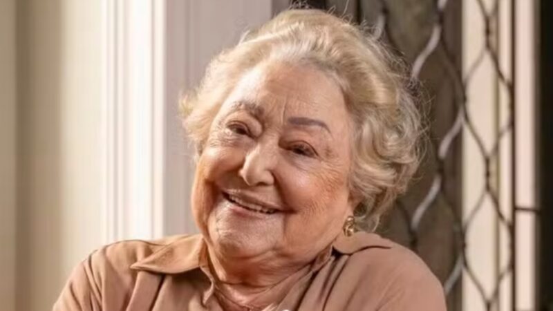 Depois de Suely Franco, Globo surpreende ao dar contrato vitalício para outra veterana; saiba quem é