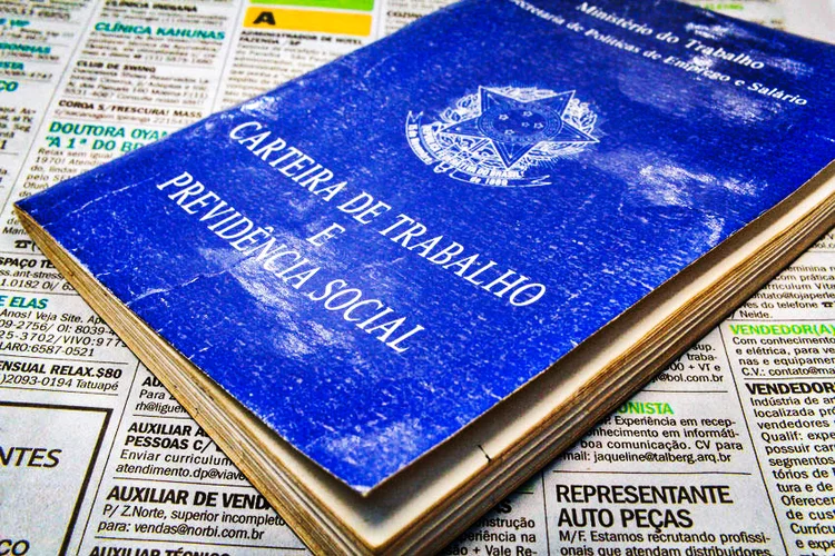 Desemprego no Brasil sobe para 6,1% em março, maior taxa desde maio de 2025