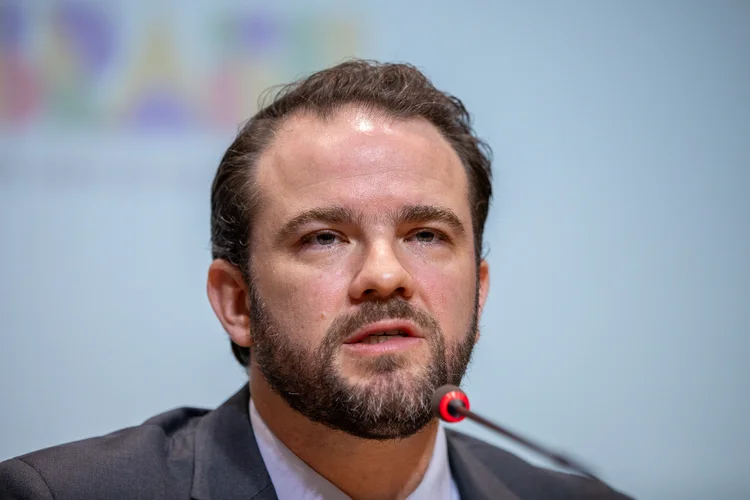 Desenrola 2.0 renegociou R$ 10 bilhões em dívidas, diz Durigan