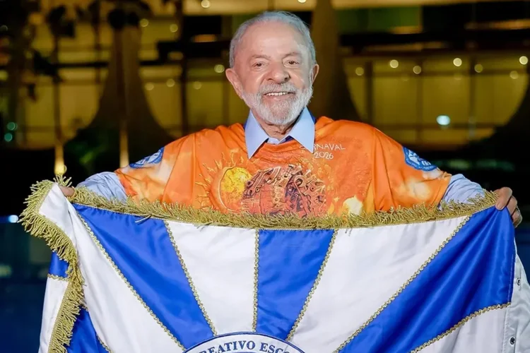 Desfile sobre Lula na Supacaí terá escultura de 18 metros e referências à oposição