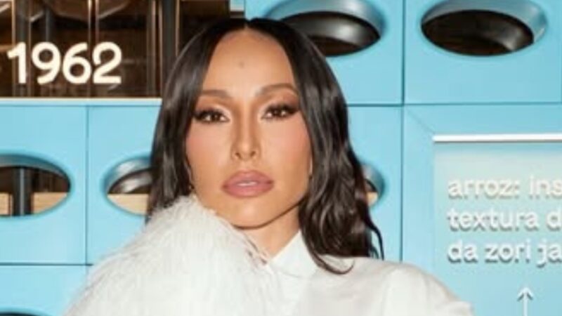 Detalhe em look de Sabrina Sato assusta a web: ‘Que roupa é essa?’