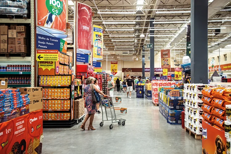 Devemos ter farmácias nos supermercados ainda em 2026, diz presidente da Abras
