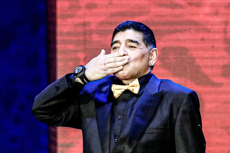 Dias antes de morrer, Maradona não reconhecia mais familiares, diz enfermeira