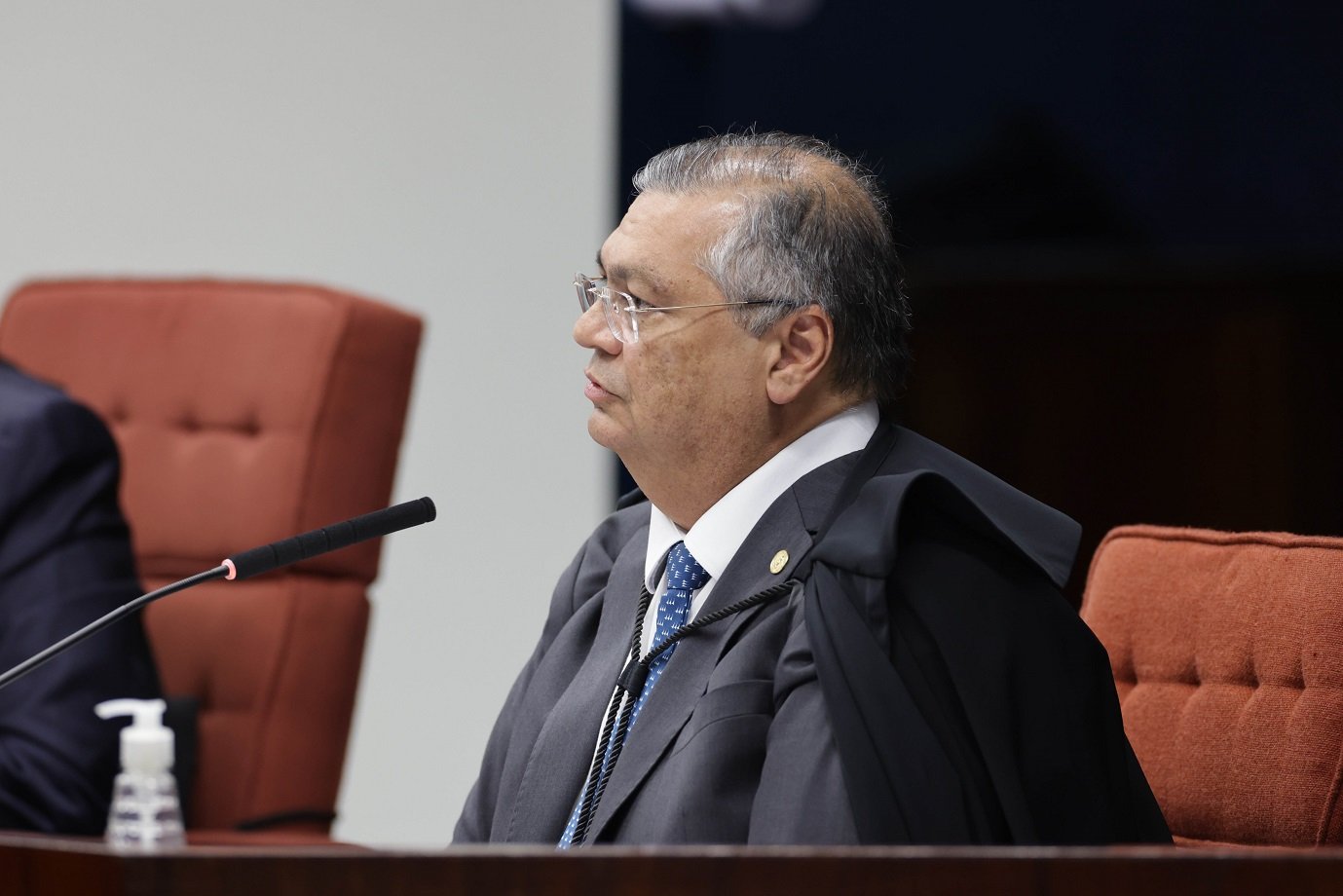 Dino condiciona análise no STF a decisão sobre eleição no Rio