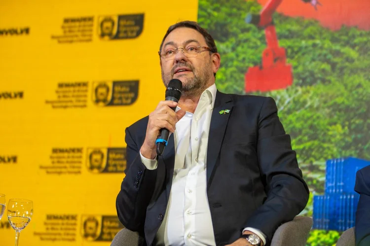 Discussão sobre fim da escala 6x1 'não tem razão de existir', diz presidente da Fiems