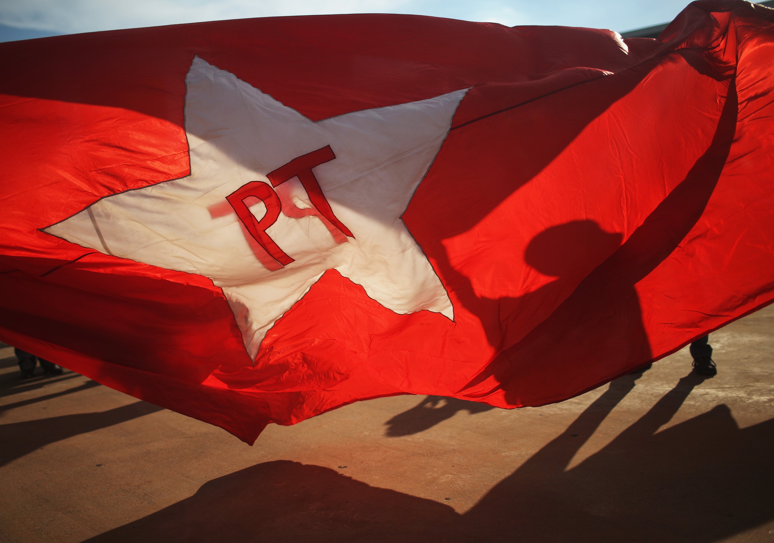 Disputa no PT do RS opõe candidatura própria a aliança com PDT