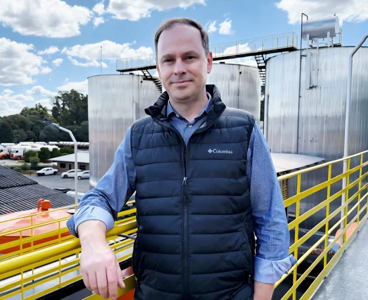 Do Paraná às rodovias do Brasil: líder do asfalto fatura R$ 2,8 bilhões