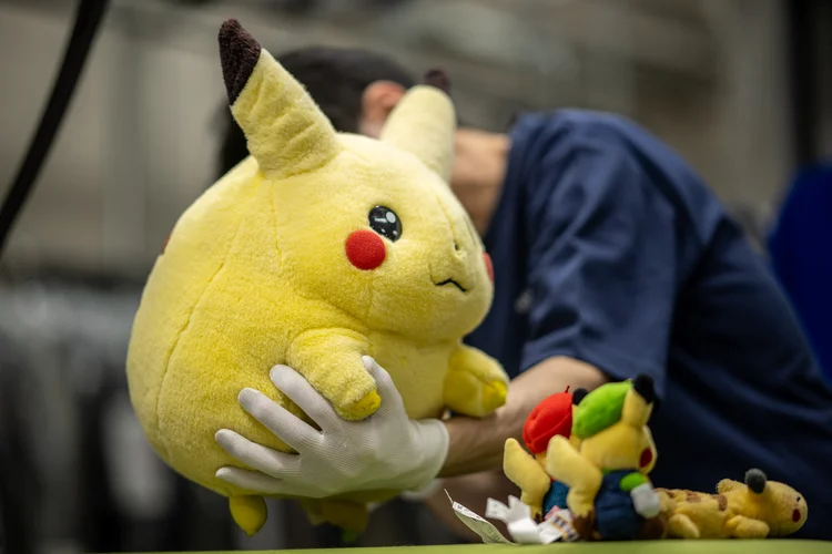 Do Pikachu a ursinhos: lavanderia dá nova vida a bichinhos de pelúcia e atrai clientes do mundo todo