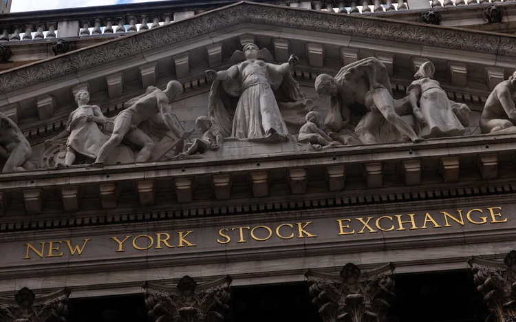 Dona da Bolsa de Nova York anuncia parceria com a OKX e criptomoeda dispara 38% em 1 dia