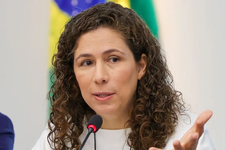 É preciso consenso para uma lei geral sobre salários acima do teto, diz ministra