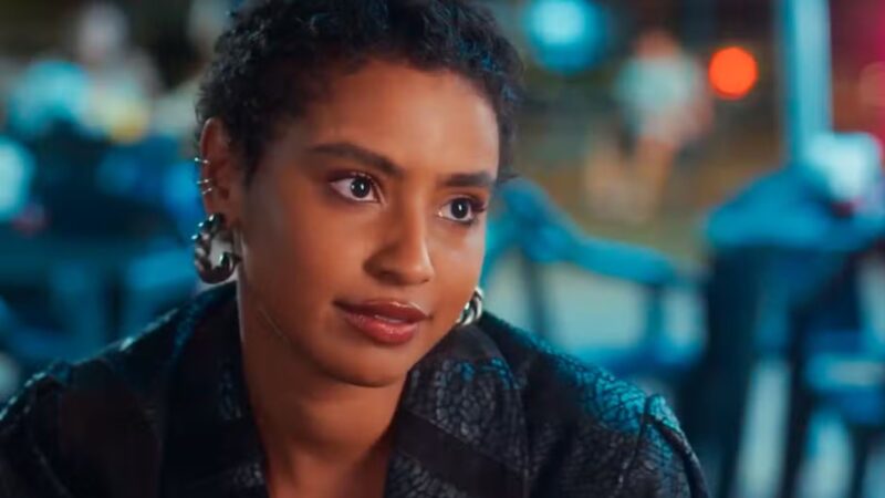 Eduarda é escorraçada após roubar e levar golpe em ‘Coração Acelerado’