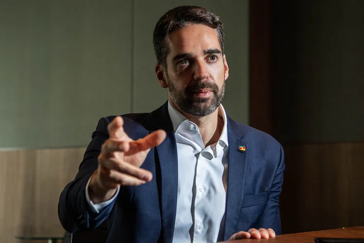 Eduardo Leite diz que fica no RS se PSD optar por Caiado em 2026