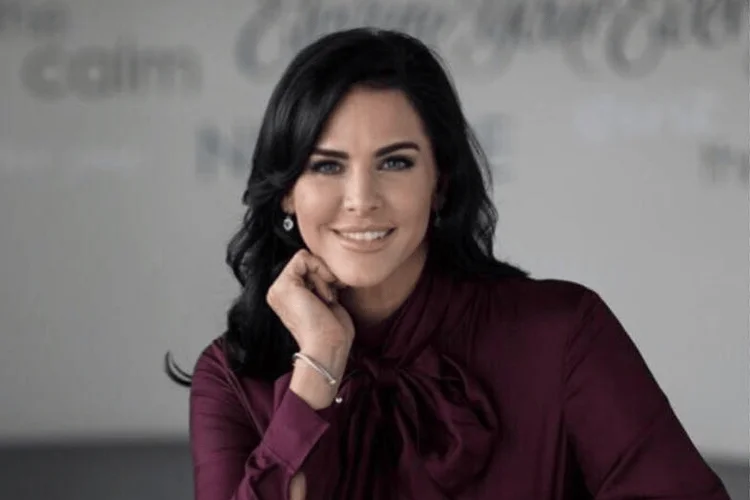 Ela sacou a aposentadoria e apostou tudo no negócio. Hoje cada unidade fatura US$ 1,2 milhão