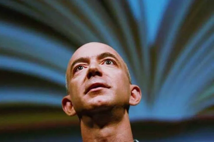 Ele começou fritando hambúrguer no McDonalds. Hoje, é bilionário com fortuna de U$230 bilhões