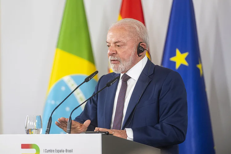 Eleições 2026: Lula alerta que extremismo 'segue vivo' e voltará às urnas