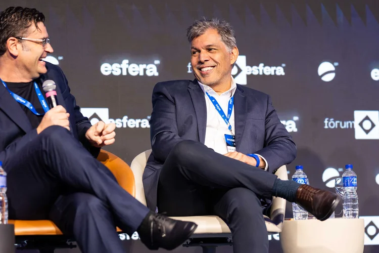 Eleitor está mais preocupado com Neymar na Copa do que com eleição, diz marqueteiro