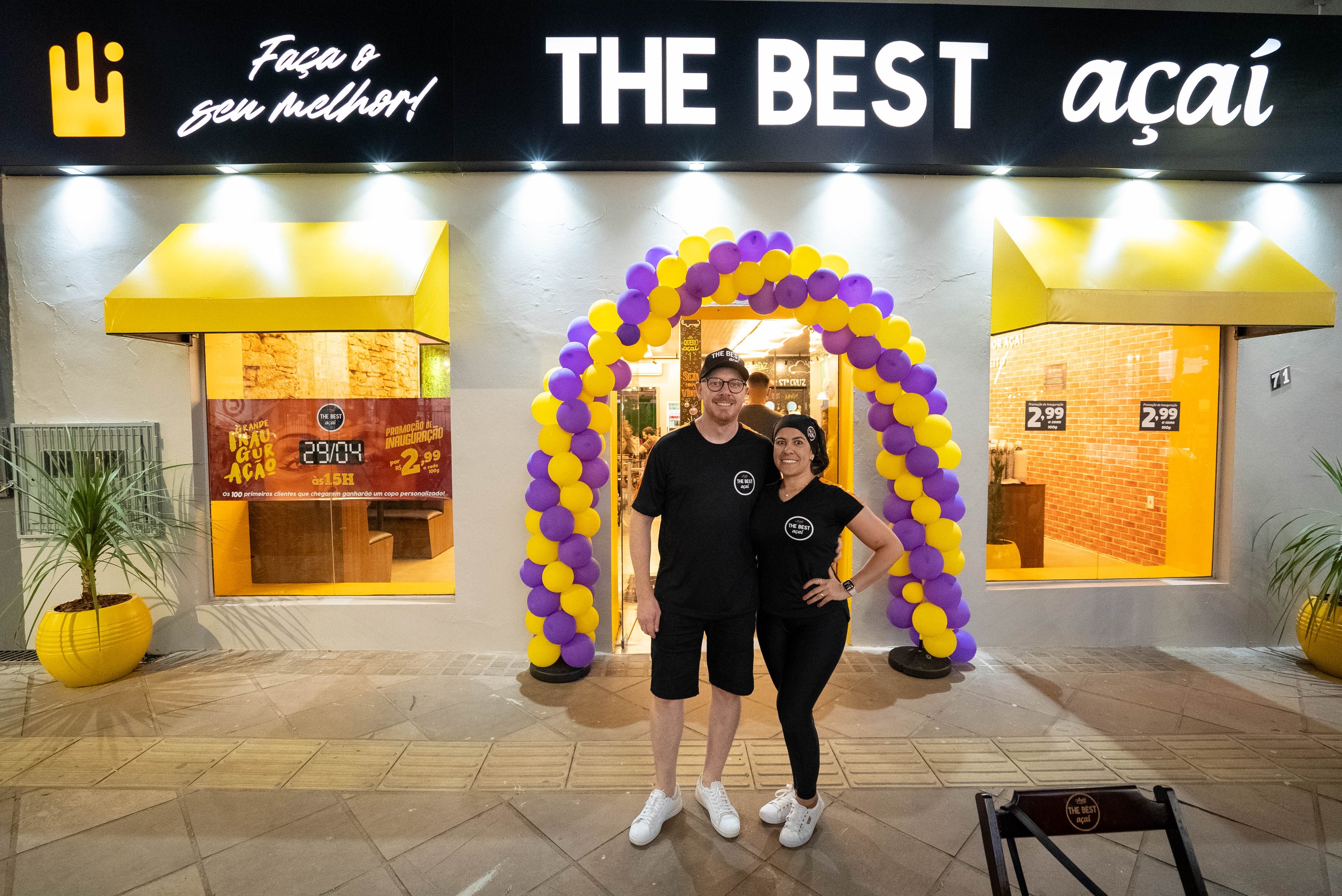 Eles começaram com uma franquia de açaí em outro estado. Hoje, faturam R$ 17 milhões
