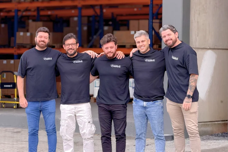 Eles já faturaram R$ 27 milhões, perderam tudo — e agora apostam em retorno com fábrica própria